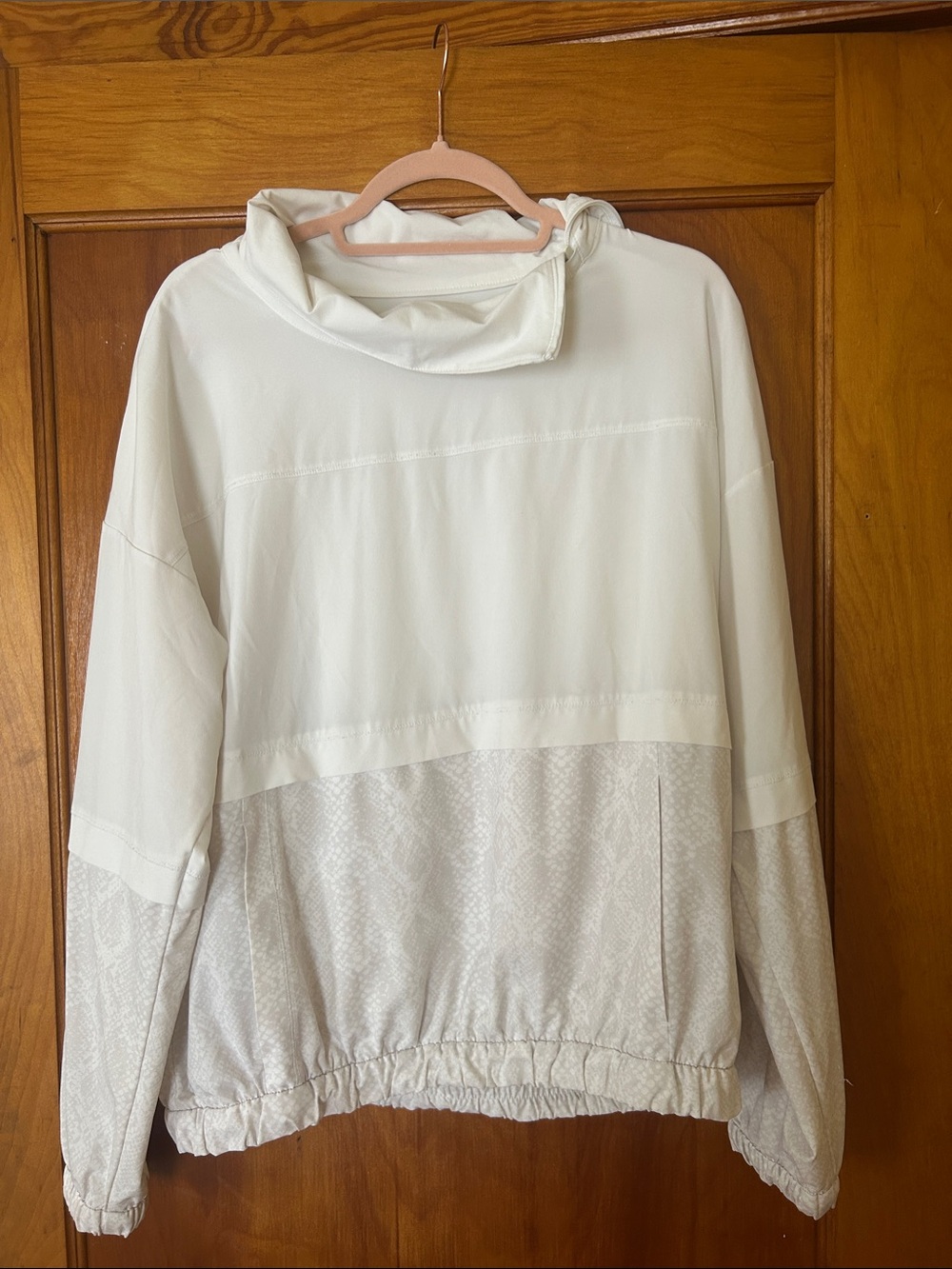 Women's Athleta Cream Pullover windbreaker Top